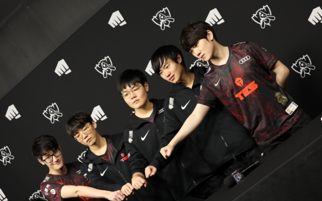 未来等待更 未来等待更