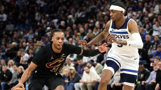 阵容深度成 阵容深度成